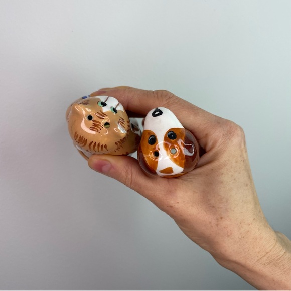 Vintage Handmade Ceramic Cat & Dog Salt / Pepper Shakers - Picture 5 of 7